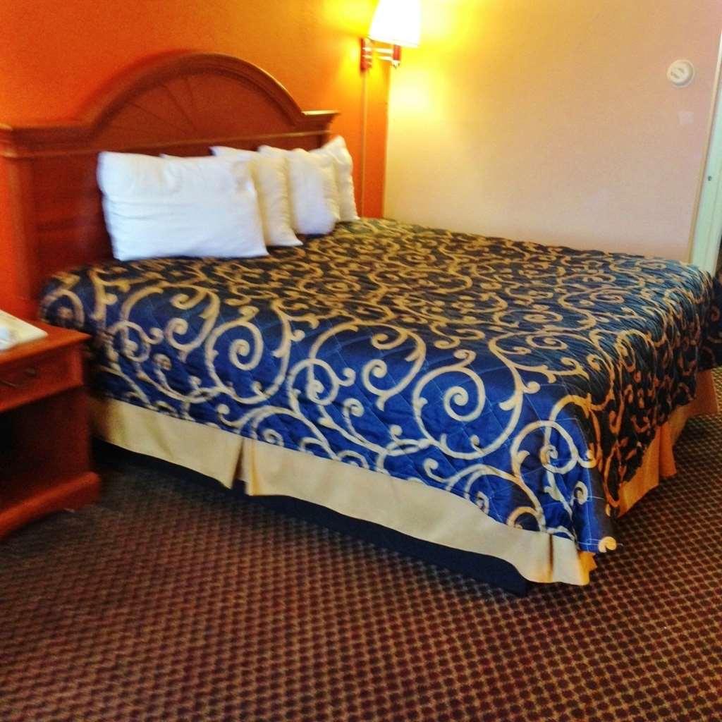Americas Best Value Inn Forest Pokoj fotografie