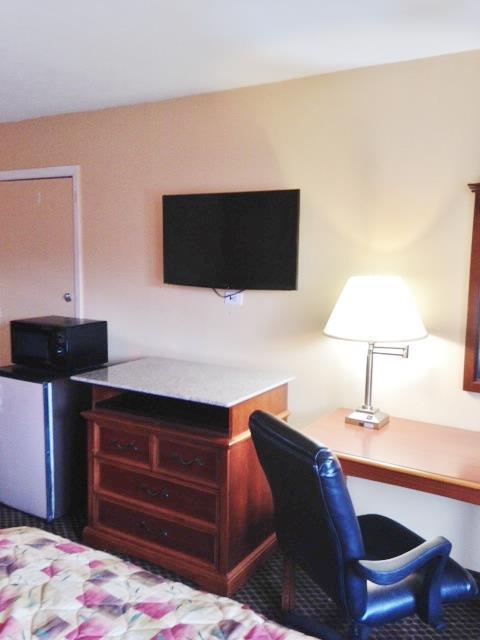 Americas Best Value Inn Forest Pokoj fotografie