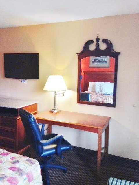 Americas Best Value Inn Forest Pokoj fotografie