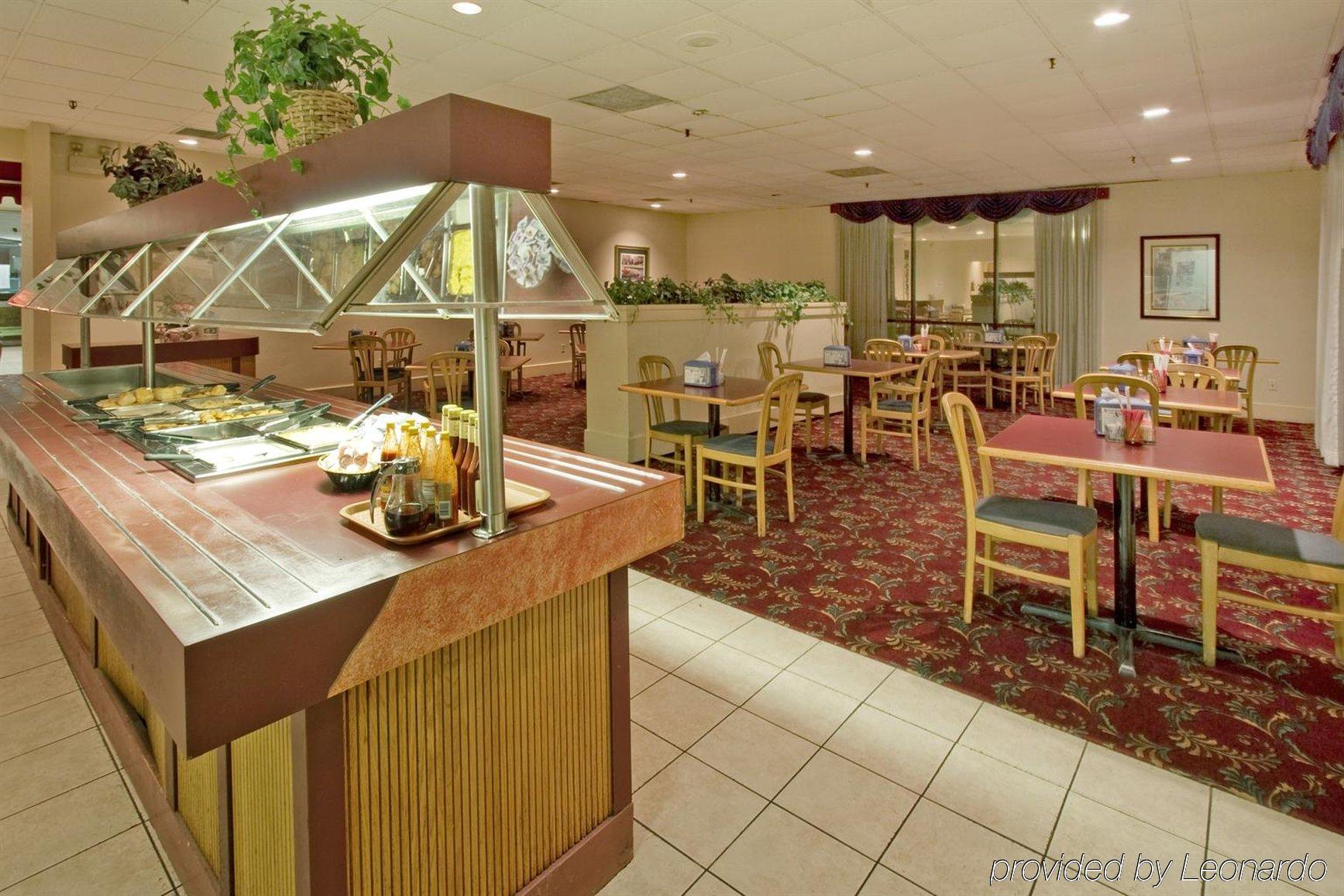 Americas Best Value Inn Forest Restaurace fotografie
