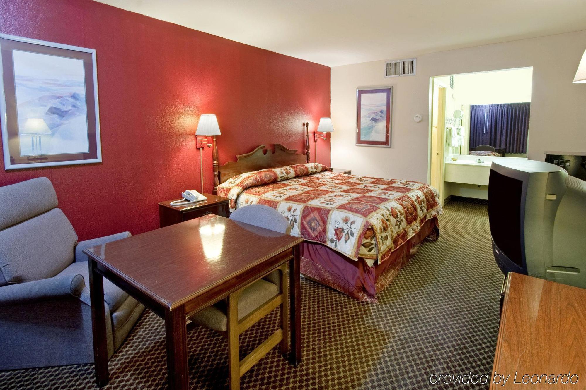 Americas Best Value Inn Forest Pokoj fotografie